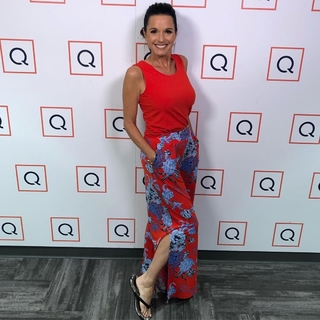 Nancy Hornback feet photo thumbnail