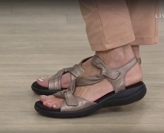 Nancy Hornback feet photo thumbnail