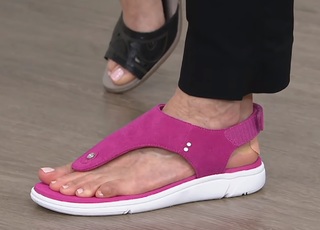 Nancy Hornback feet photo thumbnail