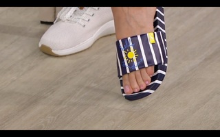 Nancy Hornback feet photo thumbnail