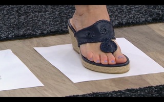 Nancy Hornback feet photo thumbnail