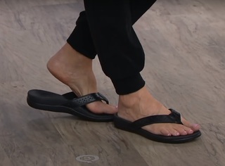 Nancy Hornback feet photo thumbnail