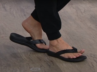 Nancy Hornback feet photo thumbnail