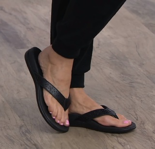 Nancy Hornback feet photo thumbnail