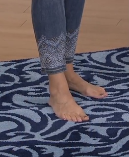 Nancy Hornback feet photo thumbnail