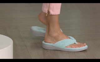 Nancy Hornback feet photo thumbnail