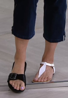 Nancy Hornback feet photo thumbnail