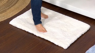 Nancy Hornback feet photo thumbnail