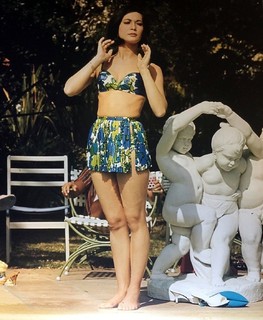 Nancy Kwan feet photo 7