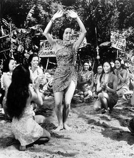 Nancy Kwan feet photo 4