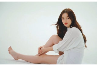 Nancy McDonie feet photo thumbnail