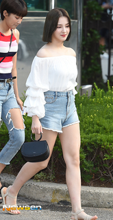 Nancy McDonie feet photo thumbnail