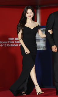 Nancy McDonie feet photo thumbnail