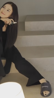 Nancy McDonie feet photo thumbnail