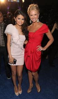 Nancy O'Dell feet photo thumbnail