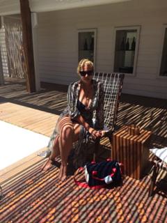 Nancy Paradeisanou feet photo thumbnail