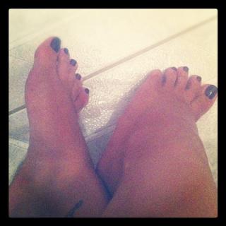 Nancy Paradeisanou feet photo thumbnail