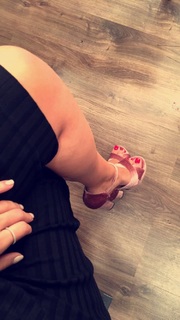 Nancy Paradeisanou feet photo thumbnail