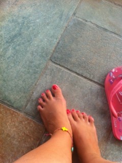 Nancy Paradeisanou feet photo thumbnail