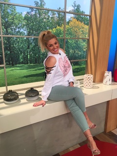 Nancy Paradeisanou feet photo thumbnail