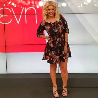 Nancy Paradeisanou feet photo thumbnail