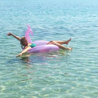 Nancy Paradeisanou feet photo thumbnail