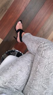 Nancy Paradeisanou feet photo thumbnail