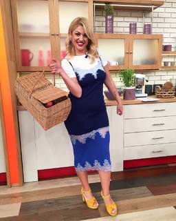 Nancy Paradeisanou feet photo thumbnail