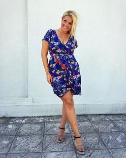 Nancy Paradeisanou feet photo thumbnail