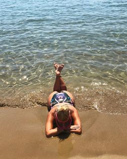 Nancy Paradeisanou feet photo thumbnail