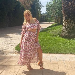 Nancy Paradeisanou feet photo thumbnail