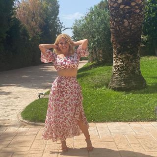 Nancy Paradeisanou feet photo thumbnail