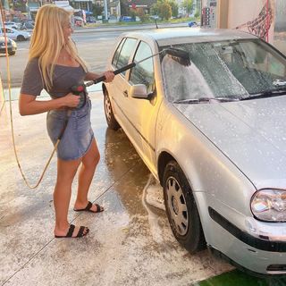 Nancy Paradeisanou feet photo thumbnail