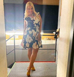 Nancy Paradeisanou feet photo thumbnail