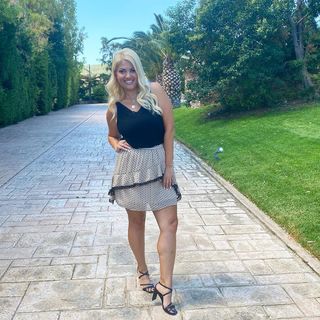 Nancy Paradeisanou feet photo thumbnail