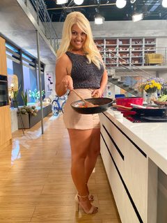 Nancy Paradeisanou feet photo thumbnail