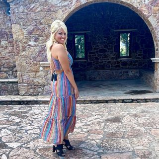 Nancy Paradeisanou feet photo thumbnail