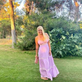 Nancy Paradeisanou feet photo thumbnail