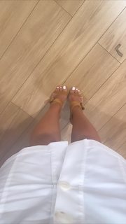 Nancy Paradeisanou feet photo thumbnail