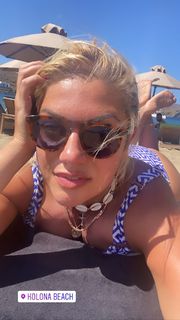 Nancy Paradeisanou feet photo thumbnail