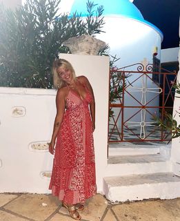 Nancy Paradeisanou feet photo thumbnail