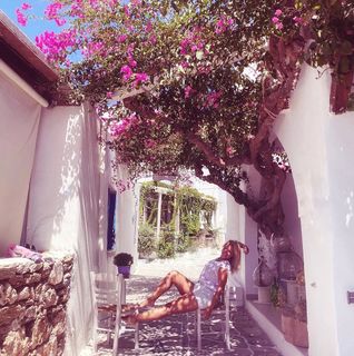 Nancy Paradeisanou feet photo thumbnail