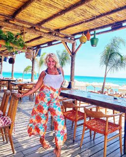 Nancy Paradeisanou feet photo thumbnail