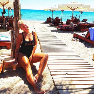 Nancy Paradeisanou feet photo thumbnail