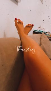 Nancy Paradeisanou feet photo thumbnail