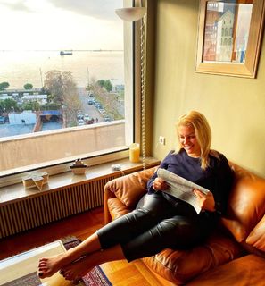 Nancy Paradeisanou feet photo thumbnail