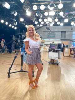 Nancy Paradeisanou feet photo thumbnail