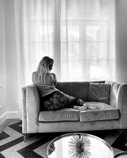 Nancy Paradeisanou feet photo thumbnail