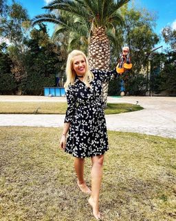 Nancy Paradeisanou feet photo thumbnail