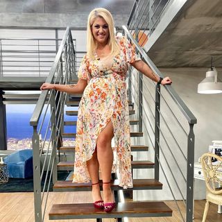 Nancy Paradeisanou feet photo thumbnail